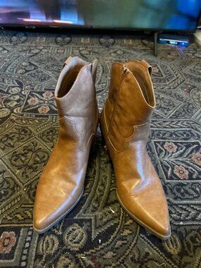 Universal Thread Ankle Boots Size 10